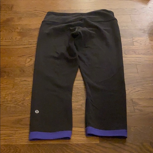 Reversible black/purple LULULEMON capris - Picture 4 of 4